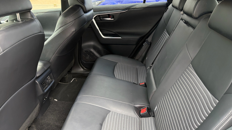 Toyota RAV4 2.5 VVT-i Hybrid Black Edition 5dr CVT Hybrid Estate